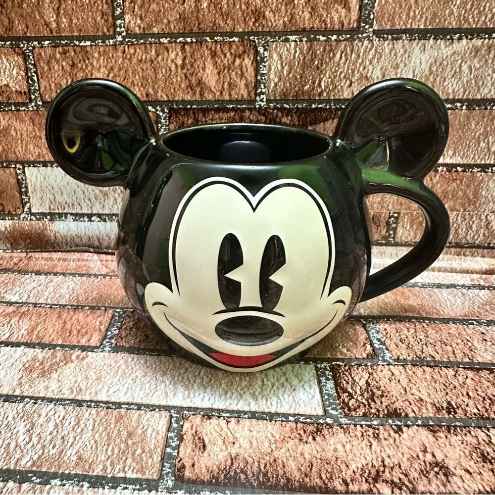 Disney Parks Mickey Mouse ceramic coffee mug - Picture 7 of 7
